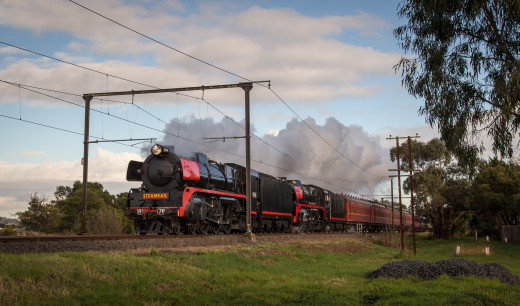 849725 (a): :2048x1205